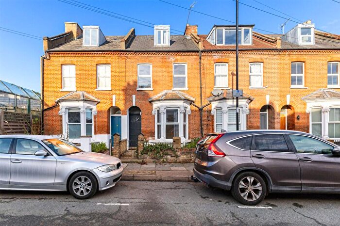 6 Bedroom End Of Terrace House To Rent In Calverley Grove, Archway, London, N19