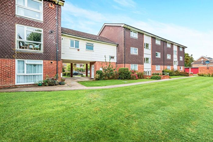 1 Bedroom Apartment To Rent In Wimblehurst Court, RH12