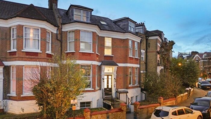 3 Bedroom Duplex To Rent In Hornsey Rise Gardens, London, N19