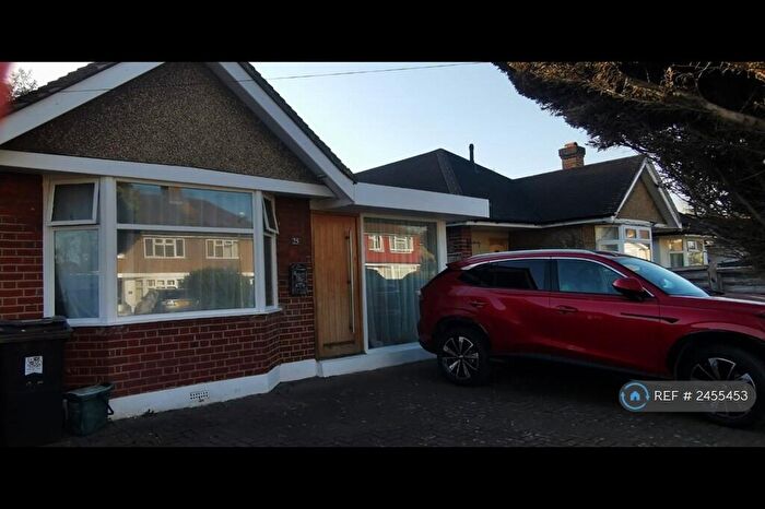 4 Bedroom Detached House To Rent In House, Woking, GU22