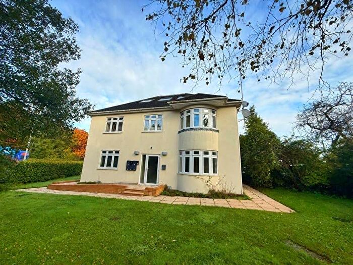 2 Bedroom Flat To Rent In Blandford Road North, Beacon Hill, BH16