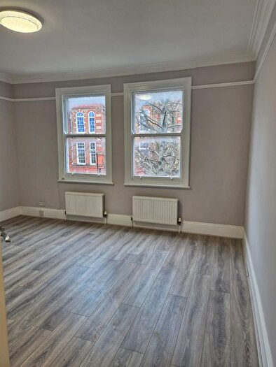 2 Bedroom Flat To Rent In Essendine Road, London, W9