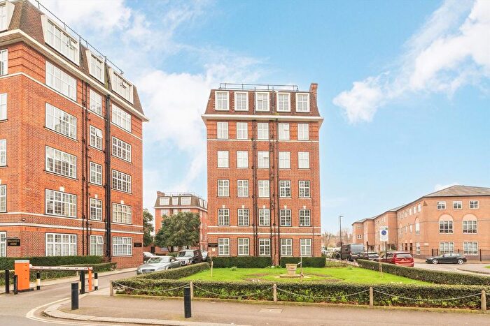 2 Bedroom Flat For Sale In Heathfield Terrace, Chiswick, W4