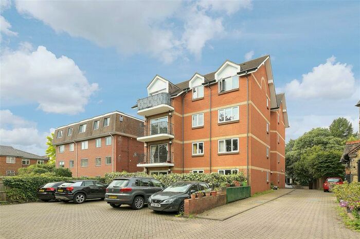 2 Bedroom Flat To Rent In Gordon Court, A The Downs, Wimbledon, SW20
