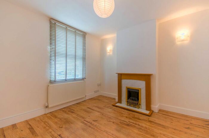 3 Bedroom Terraced House To Rent In William Road, Sutton, SM1