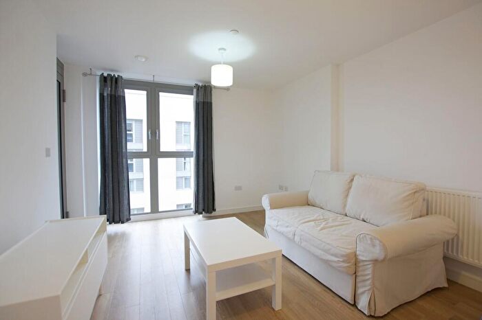 1 Bedroom Apartment To Rent In Elmira Street, Roma Corte, SE13