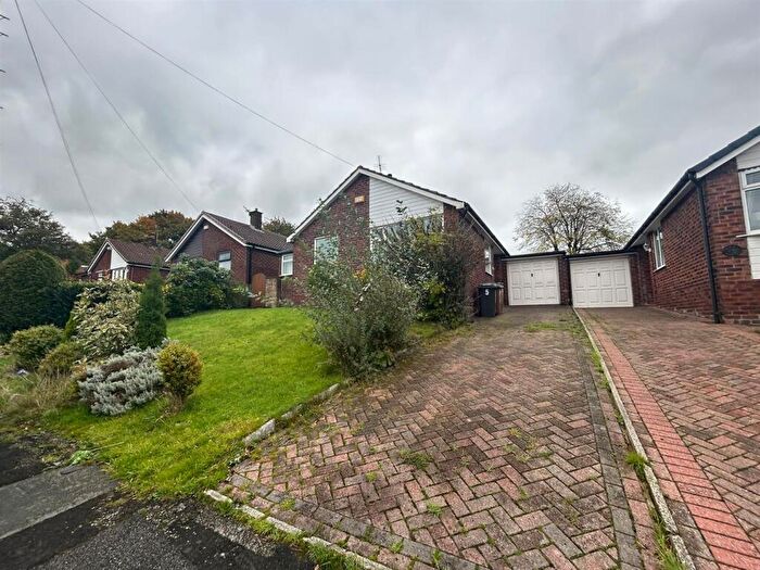 3 Bedroom Detached Bungalow For Sale In Maple Avenue, Stalybridge, SK15