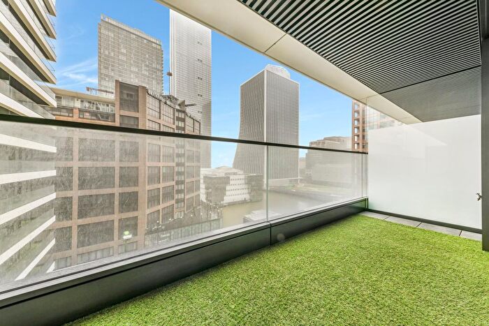 Studio To Rent In Bagshaw Building, Wardian, Canary Wharf, London, E14