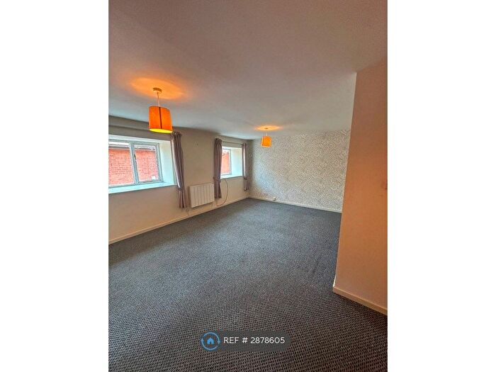 2 Bedroom Flat To Rent In Chapel Walk, Alfreton, DE55