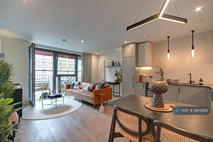 1 Bedroom Flat To Rent In Windsor Square, London, SE18