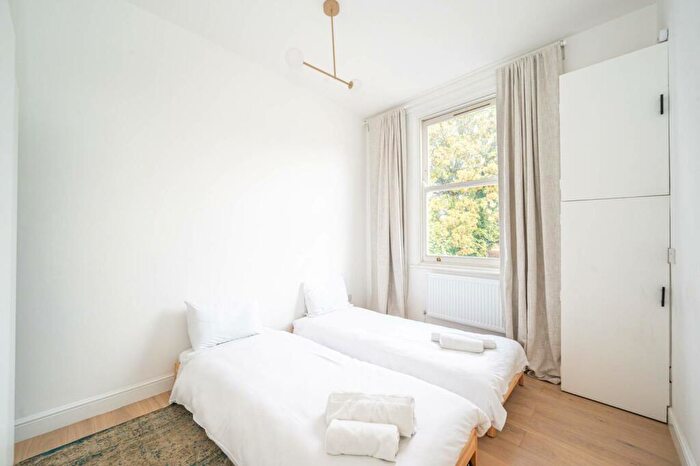 2 Bedroom Flat To Rent In Rectory Road, Hackney, London, N16