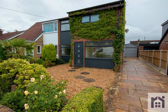 4 Bedroom Semi-Detached House To Rent In Neargates, Charnock Richard, PR7