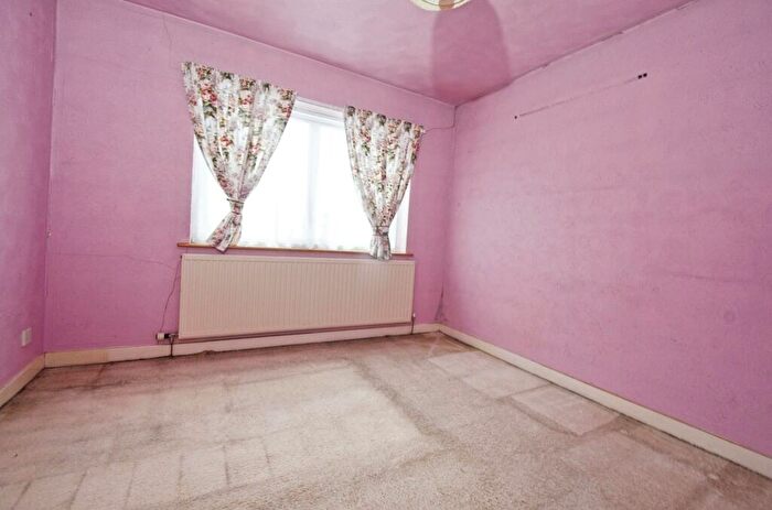 3 Bedroom End Of Terrace House For Sale In Bryn Pinwydden, Cardiff, CF23