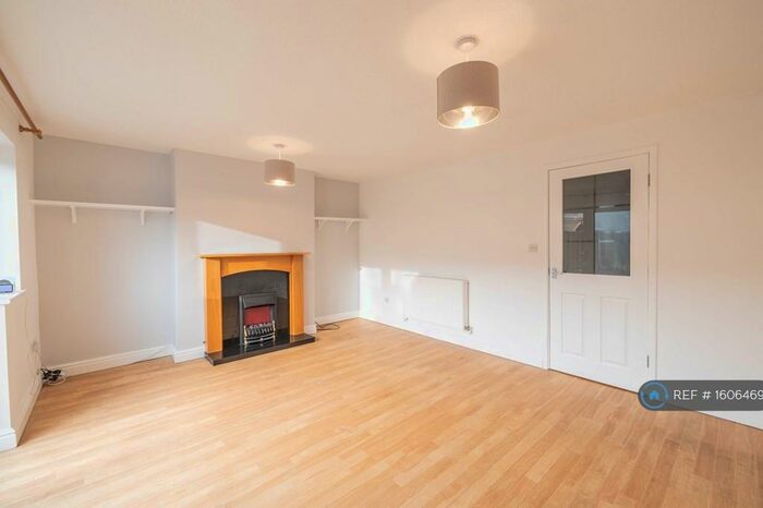 3 Bedroom Terraced House To Rent In Wells Walk, Birmingham, B37