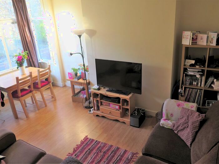2 Bedroom Terraced House To Rent In Graham Grove, Burley, LS4