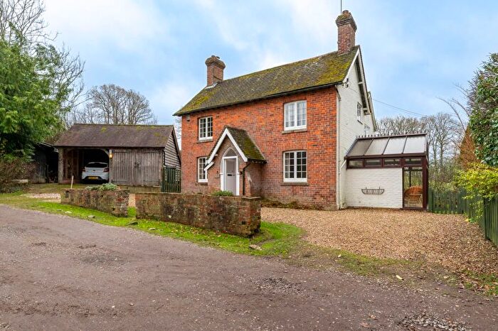 3 Bedroom Property For Sale In Perryhill Lane, Hartfield, TN7