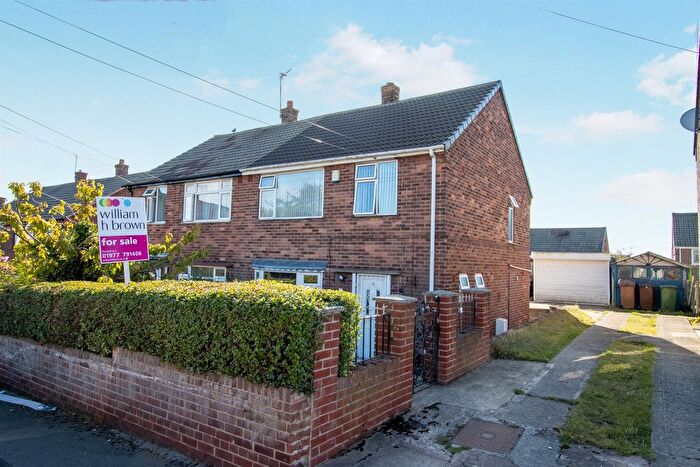 3 Bedroom Semi-detached House For Sale In Ferndale Place, Hemsworth, Pontefract, WF9