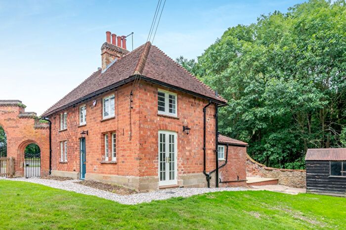 3 Bedroom Detached House To Rent In Hertford Road Lodge, Hertford Road, Hatfield, AL9