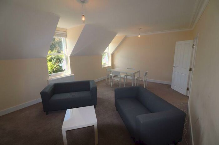 2 Bedroom Flat To Rent In Available St July Bedroom Apartment - Cavendish Road, Bournemouth, BH1