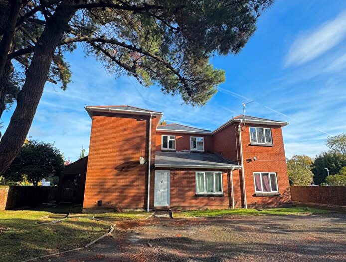 1 Bedroom Flat To Rent In Portsmouth Road, Woolston, SO19