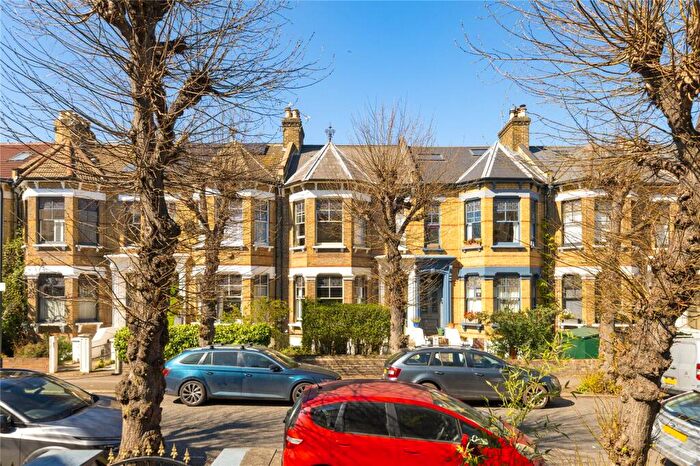 4 Bedroom Terraced House For Sale In Newick Road, London, E5