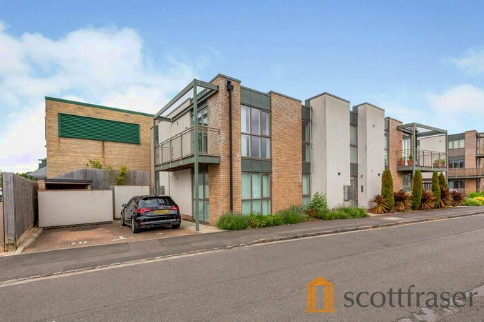 2 Bedroom Flat To Rent In Butlers Drive, OX18