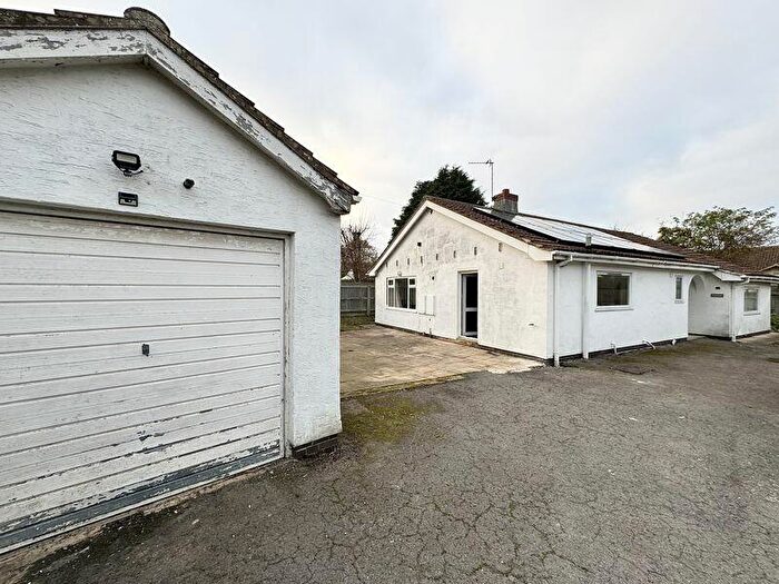 3 Bedroom Detached Bungalow For Sale In Station Road, North Thoresby, DN36