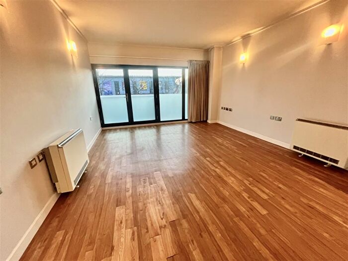 1 Bedroom Flat To Rent In Belward Street, Nottingham, NG1