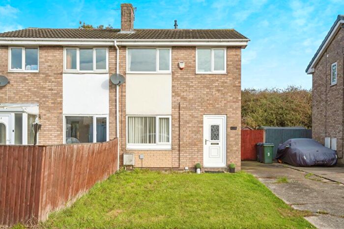 3 Bedroom Semi-Detached House For Sale In Moira Close, Stainforth, Doncaster, DN7