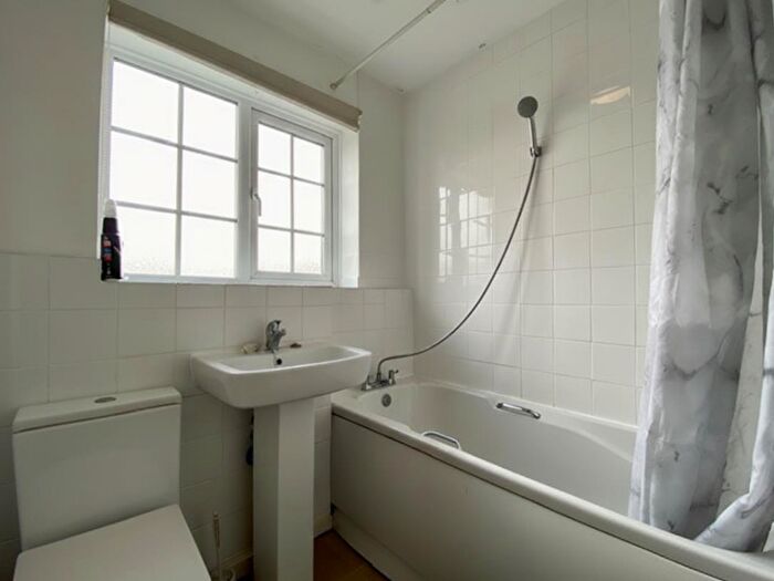 2 Bedroom Cluster House To Rent In Primrose Drive, Aylesbury, HP21