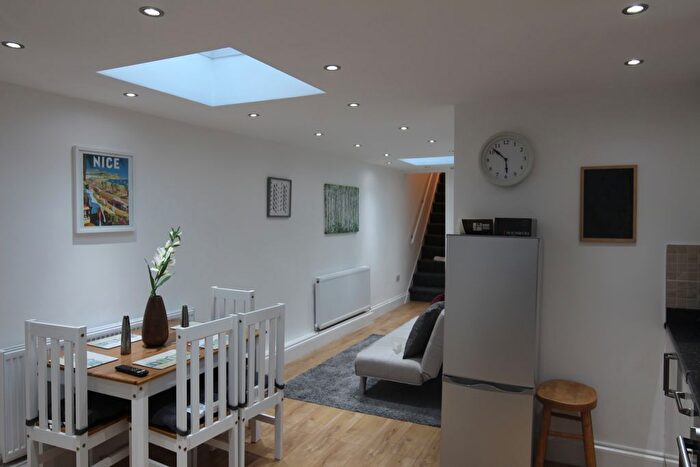 2 Bedroom Flat To Rent In Trafalgar Road, London, SE10