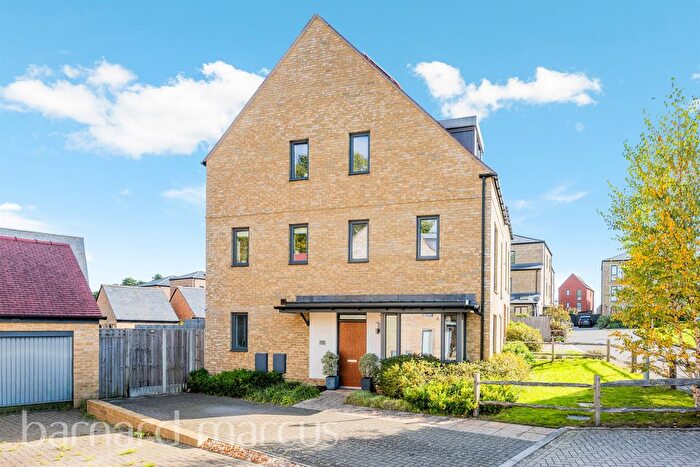 3 Bedroom Semi-Detached House For Sale In Dickens Drive, Coulsdon, CR5