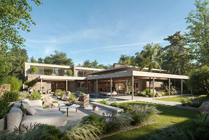 5 Bedroom Detached House For Sale In Lawrence Drive, Canford Cliffs, Poole, Dorset, BH13