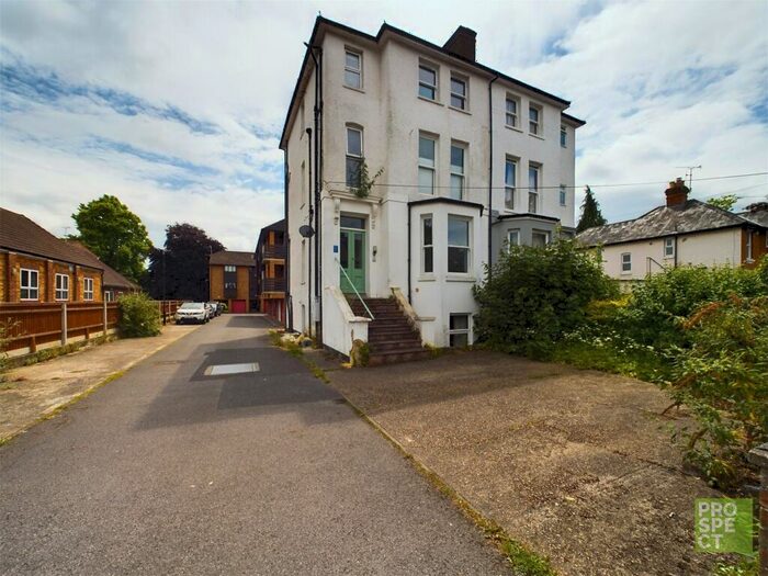1 Bedroom Apartment To Rent In St. Lukes Road, Maidenhead, Berkshire, SL6