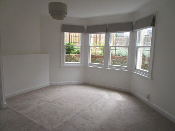 3 Bedroom Flat To Rent In Iddesleigh Road, Redland, BS6