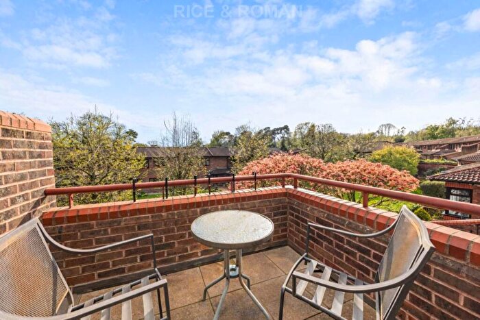 2 Bedroom Retirement Property For Sale In Virginia Beeches, Virginia Water, GU25