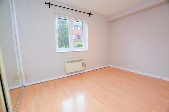 1 Bedroom Flat For Sale In Kipling Drive, Colliers Wood, London, SW19