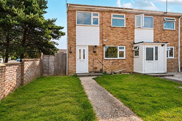 2 Bedroom End Of Terrace House To Rent In Redwood Close, Worthing, West Sussex, BN13