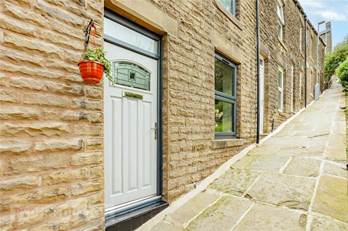 2 Bedroom Terraced House For Sale In Roman Street, Mossley, OL5