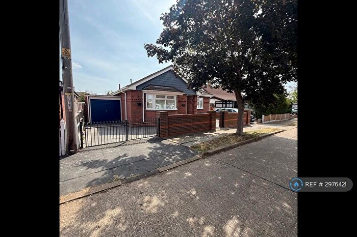 3 Bedroom Bungalow To Rent In Avon Road, Canvey Island, SS8
