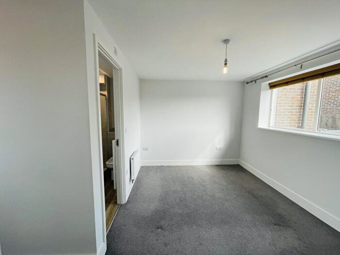 4 Bedroom House To Rent In Navigation Street, Nottingham, NG2