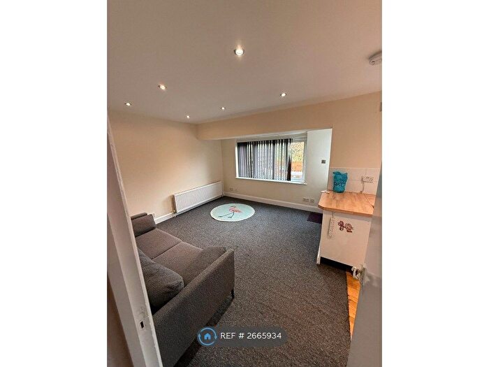 2 Bedroom Flat To Rent In Watford Way, London, NW4