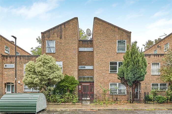 2 Bedroom Flat For Sale In Thorne Road, London, SW8