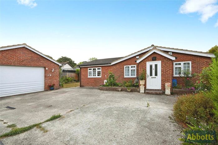 4 Bedroom Bungalow For Sale In Montefiore Avenue, Rayleigh, Essex, SS6