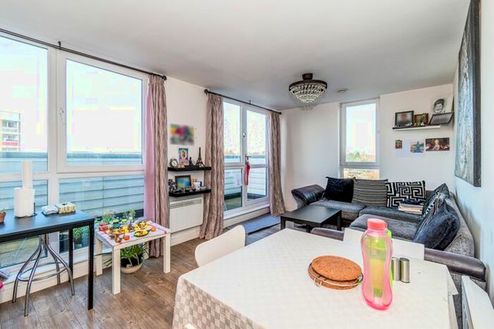 2 Bedroom Flat To Rent In College Street, Southampton, SO14