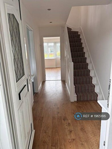 2 Bedroom Maisonette To Rent In Victoria Court, Portslade, Brighton, BN41