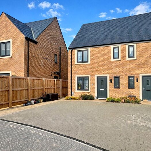 3 Bedroom Semi-Detached House For Sale In Weavers Road, Darley Dale, DE4