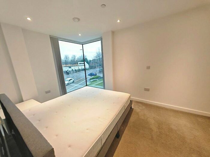 2 Bedroom Apartment To Rent In Boundary Lane, Manchester, Greater Manchester, M15