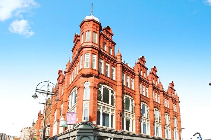 1 Bedroom Flat To Rent In Harewood Street, Leeds, West Yorkshire, LS2