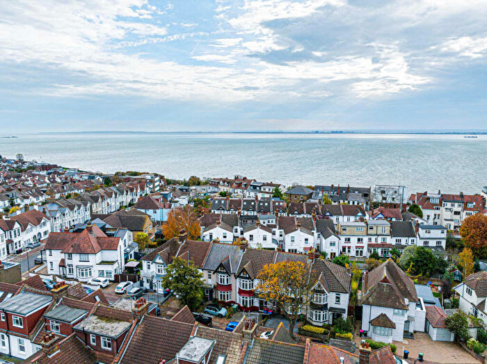 4 Bedroom Terraced House For Sale In Glen Road, Leigh-on-sea, SS9